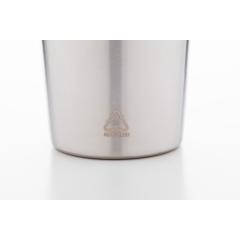 Hrnek z recyklované nerezové oceli Redisha Mono