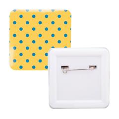 odznak se &scaron;pendl&iacute;kem SquareBadge Maxi