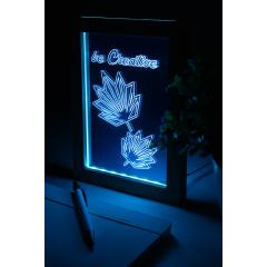 LED světelná trofej Woodiframe