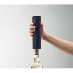 Elektrický otvírák na víno VINO